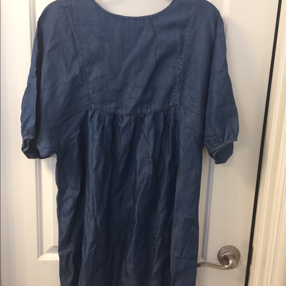 NWT Chambray And White Embroidery Tunic Size M